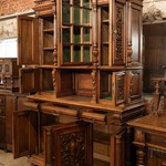 Антикварный буфет с резными композициями 1860-х гг. 