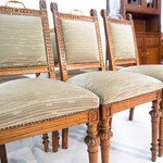 Комплект антикварных стульев с мягкой обивкой
