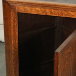 Антикварный навесной угловой шкафчик из дуба 1880-х гг. 