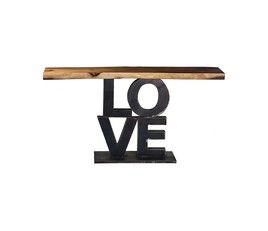 Консоль в виде надписи LOVE