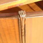 Антикварный сервант из махагони 1910-х гг. 