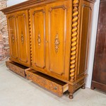 Комплект винтажной мебели  из ореха с витыми колоннами
