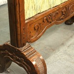 Антикварный каминный экран с резным навершием 1750-х гг. 