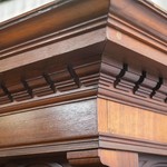 Антикварный буфет с резной композицией 1860-х гг. 