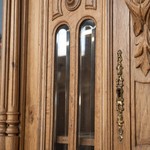 Антикварный буфет светлого дуба с резным убранством 1860-х гг. 