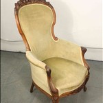 Антикварное кресло с резным навершием 1840-х гг. 