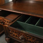 Антикварный сервант с резным убранством 1920-х гг. 