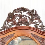 Антикварный шкаф с роскошным резным навершием 1850-х гг. 