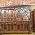 Комплект антикварной ореховой мебели для столовой в стиле неоренессанс 1860-х гг. 