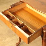 Антикварный столик на ножках-кабриоль 1830-х гг. 