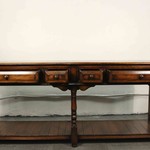 Антикварная дубовая консоль с точеными ножками 1940-х гг. 