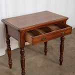 Комплект английской антикварной мебели из небольшого столика и стула 1870-х гг. 