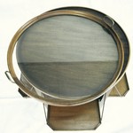 Столик чайный в классическом стиле со стеклянной накладкой на столешнице