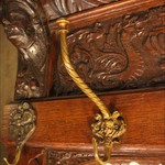 Дубовая настенная вешалка в стиле неоренессанс 1850-х гг. 