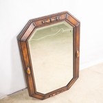 Антикварное настенное зеркало в дубовой оправе с резной порезкой 1900-х гг.
