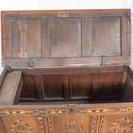 Антикварный сундук с контрастной интарсией 1760-х гг. 