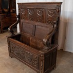 Антикварная скамья с резными розетками 1860-х гг. 