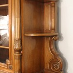 Антикварный одночастный буфет с резным навершием 1870-х гг. 
