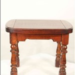 Антикварный дубовый столик 1910-х гг. 