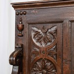 Антикварная скамья с резными розетками 1860-х гг. 