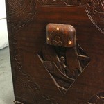 Антикварный китайский сундук с резными композициями 1910-х гг. 