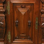 Антикварный немецкий буфет с раскрепованным фасадом и арочной нишей 1870-х гг. 
