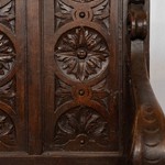 Антикварная скамья с резными розетками 1860-х гг. 