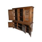 Антикварный книжный шкаф в средневековом стиле