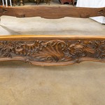 Антикварная кровать с фигурным навершием 1850-х гг. 