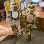 Старинная пара фонарей для кареты