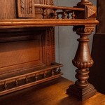 Антикварный буфет в мехеленском стиле с витражной расстекловкой 1860-х гг. 