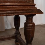 Антикварный сундук на массивном подстолье в стиле неоренессанс 1830-х гг. 