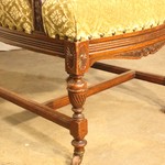 Антикварное кресло с резной спинкой 1900-х гг. 