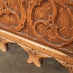 Антикварная скамья в неоготическом стиле 1920-х гг. 