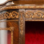Антикварная витрина в стиле неоклассицизм 1930-х гг.