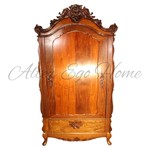 Антикварный платяной шкаф в стиле неорококо с резным навершием 1860-х гг.