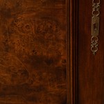 Винтажный шкафчик с ореховым капом на филенках 1960-е гг. 