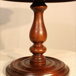 Антикварный стол с круглой столешницей 1950-х гг. 