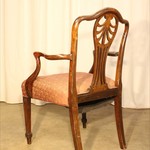 Антикварное кресло с фигурной спинкой 1900-х гг. 