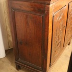 Антикварный шкаф с гербовыми композициями 1750-х гг. 