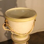 Антикварное кашпо на подставке в античной стилистике 1950-х гг. 