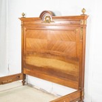 Антикварная кровать в стиле неоклассицизм 1870-х гг.