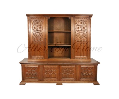 Антикварный книжный шкаф в неоготическом стиле 1910-х гг. 