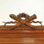 Антикварный одночастный буфет с резным навершием 1870-х гг. 