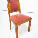 Комплект старинных стульев с розовой обивкой