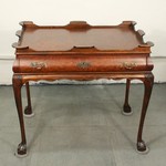 Антикварный чайный столик в стиле Чиппендейл 1910-х гг. 