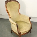 Антикварное кресло с резным навершием 1840-х гг. 