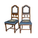 Антикварный комплект из двух стульев с вышитыми сиденьями