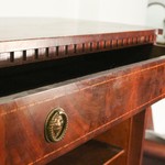 Антикварный секретер в стиле классицизм 1760-х гг. 