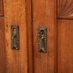 Антикварный буфет с резными филенками 1900-х гг. 